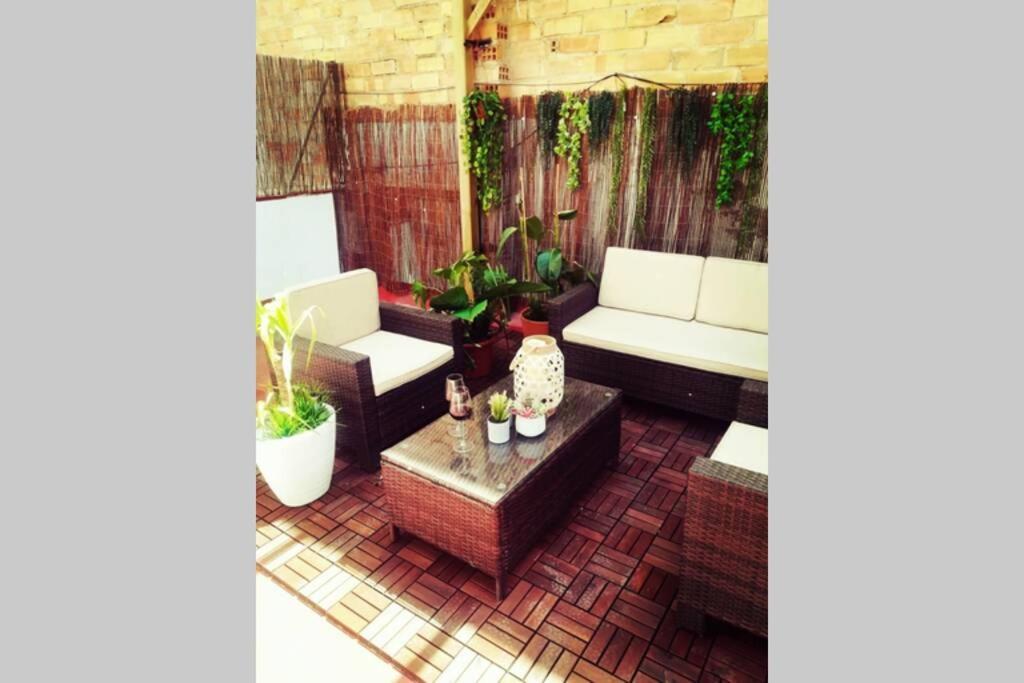 شقة M4 Cool Terrace. 1 Min To Metro. 15 Min To Center إسبلوغيس ذي يوبريغات المظهر الخارجي الصورة