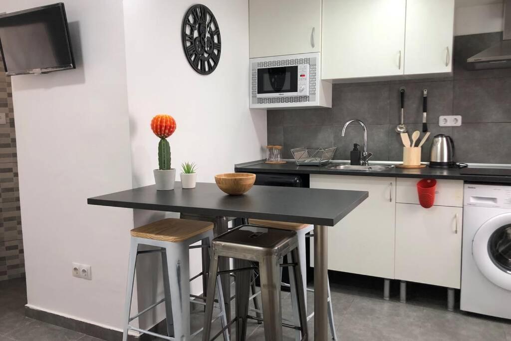 شقة M4 Cool Terrace. 1 Min To Metro. 15 Min To Center إسبلوغيس ذي يوبريغات المظهر الخارجي الصورة
