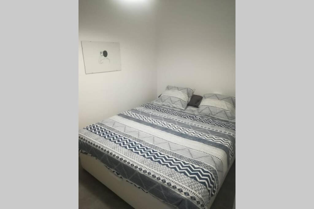 شقة M4 Cool Terrace. 1 Min To Metro. 15 Min To Center إسبلوغيس ذي يوبريغات المظهر الخارجي الصورة
