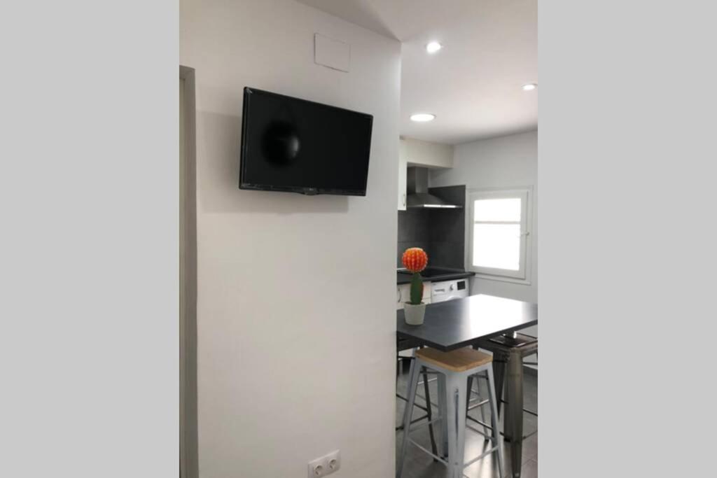 شقة M4 Cool Terrace. 1 Min To Metro. 15 Min To Center إسبلوغيس ذي يوبريغات المظهر الخارجي الصورة